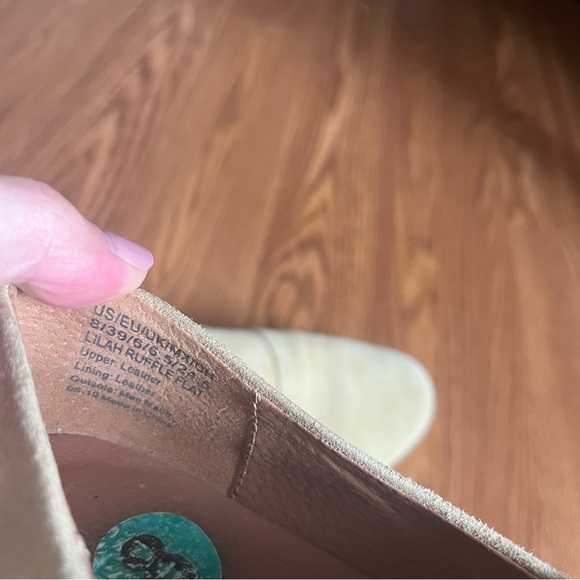 Gentle Souls Lilah Ruffle Flat - Picture 5 of 10